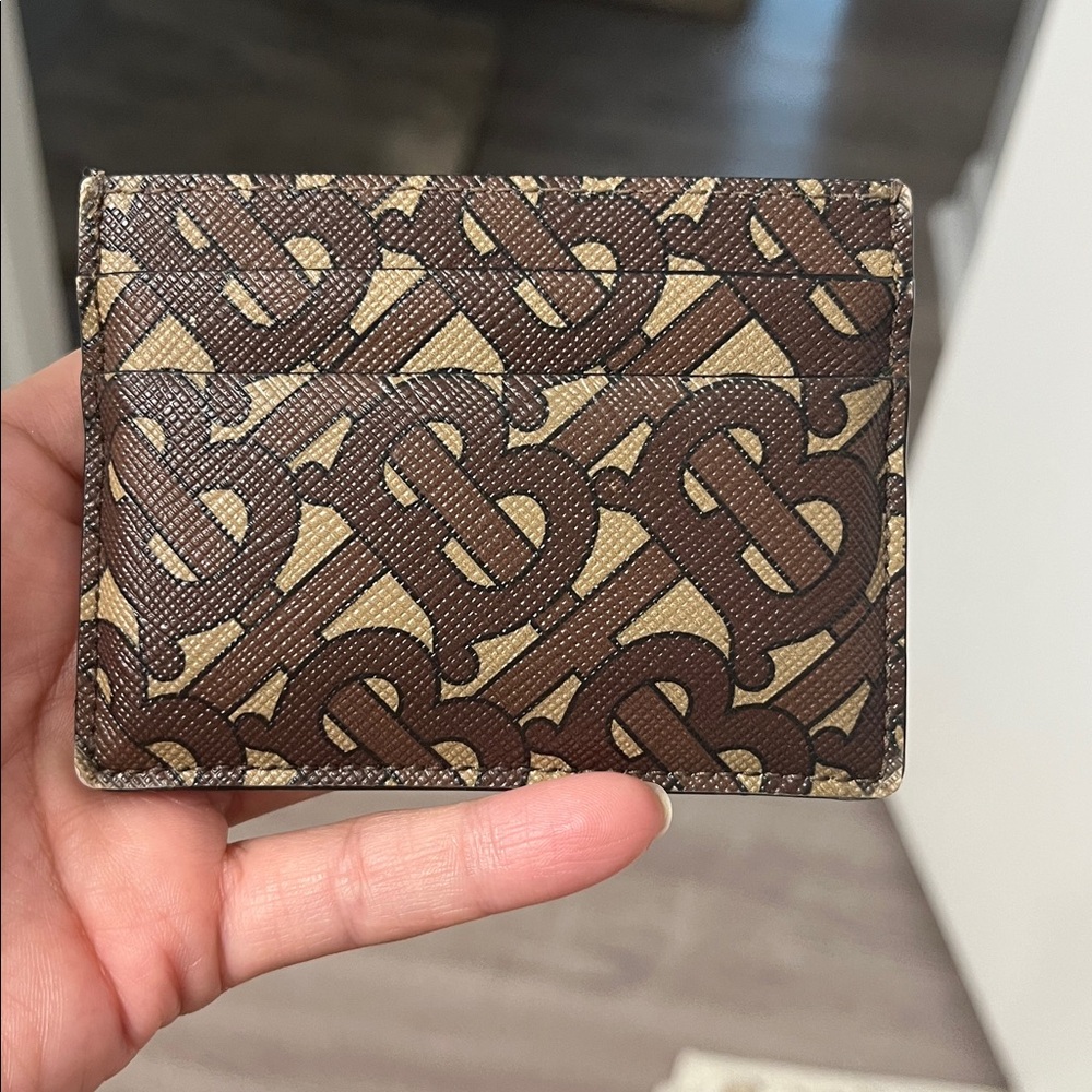 Burberry small handle bag 1 free wallet - Picture 15 of 15